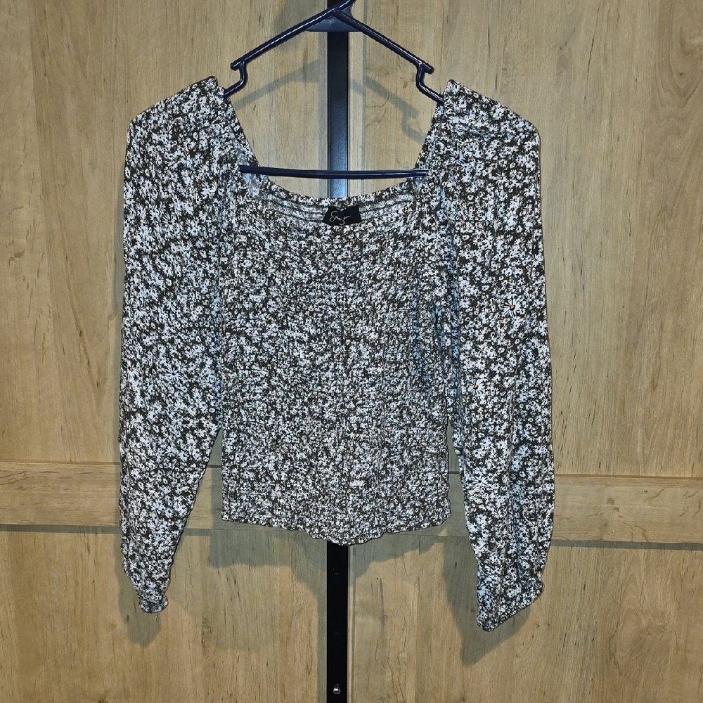 (J53) Jessica Simpson Black and White Floral Crop Top Sz S